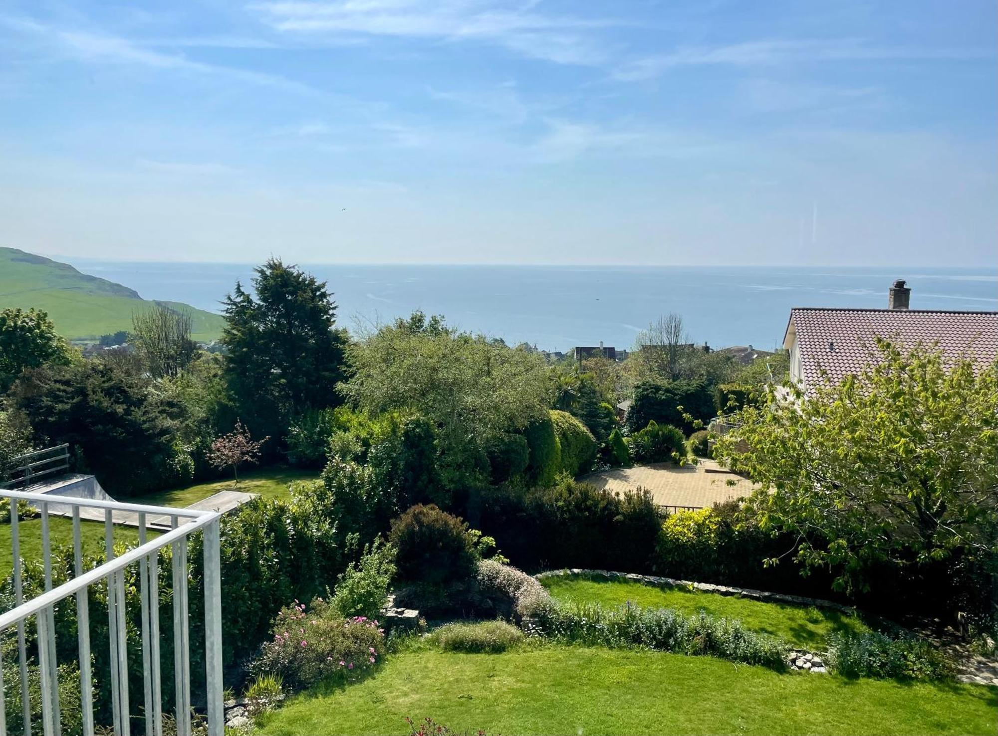 Stunning Charmouth Property With Bay Views! Zewnętrze zdjęcie
