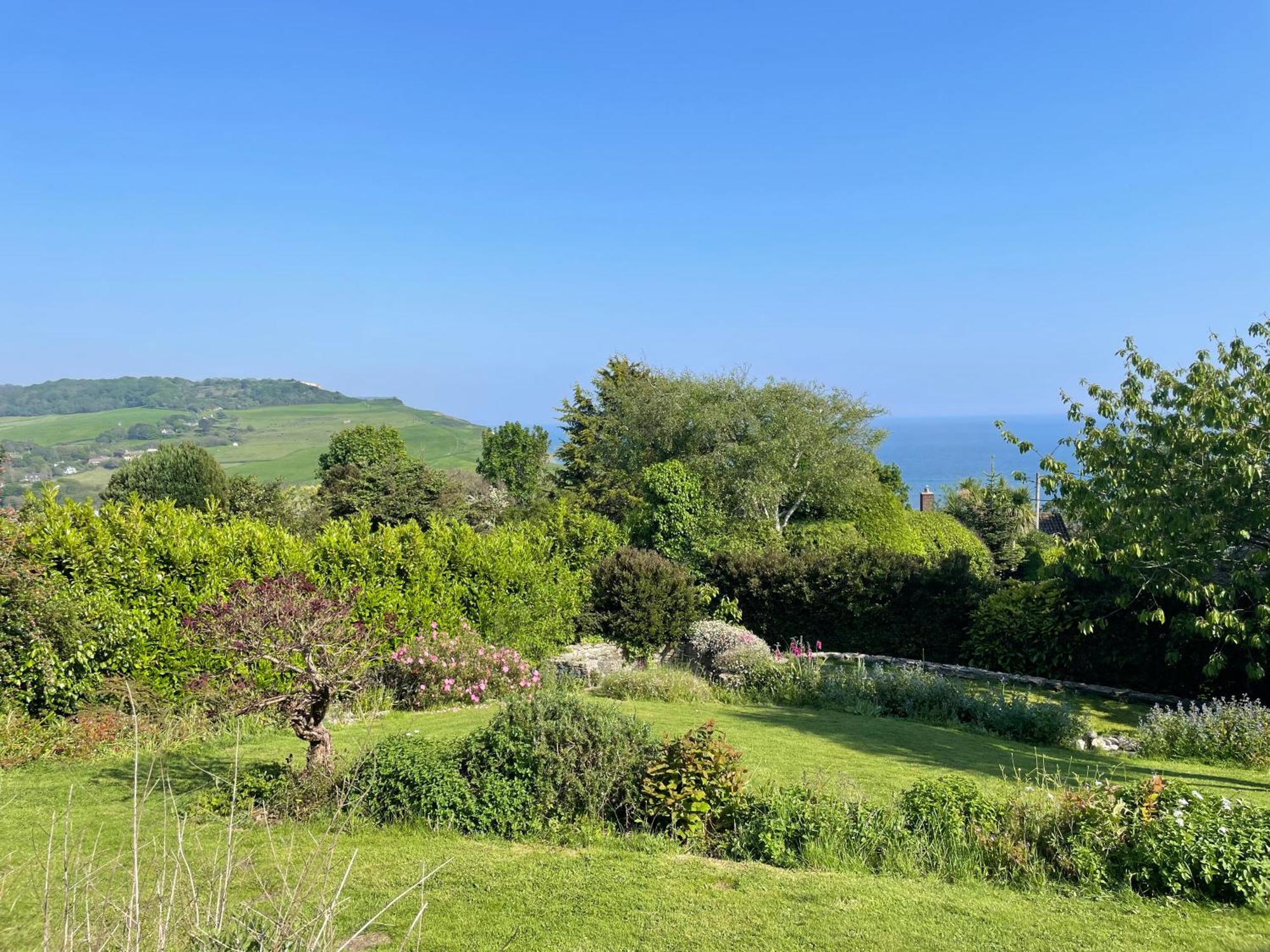 Stunning Charmouth Property With Bay Views! Zewnętrze zdjęcie