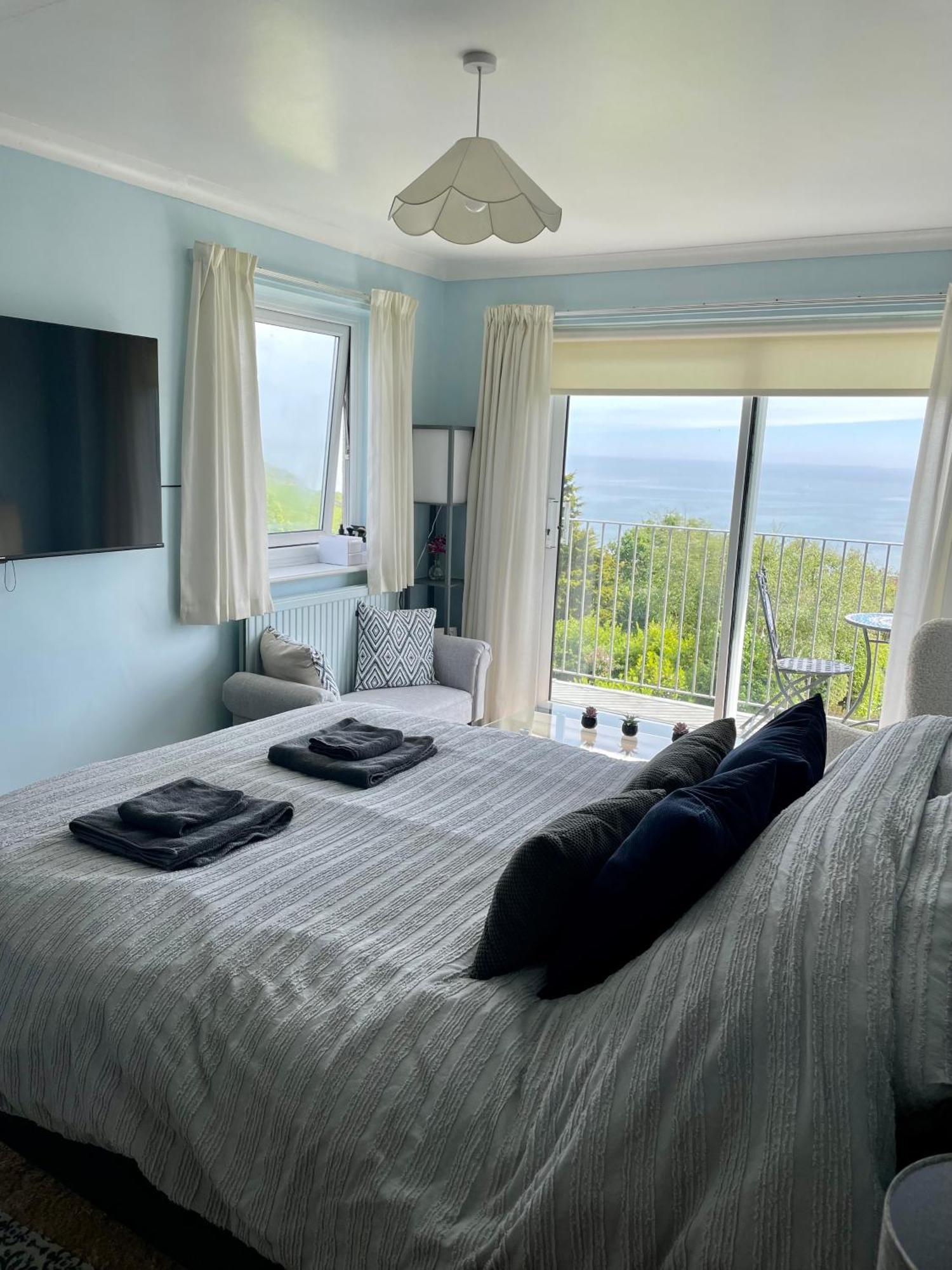 Stunning Charmouth Property With Bay Views! Zewnętrze zdjęcie