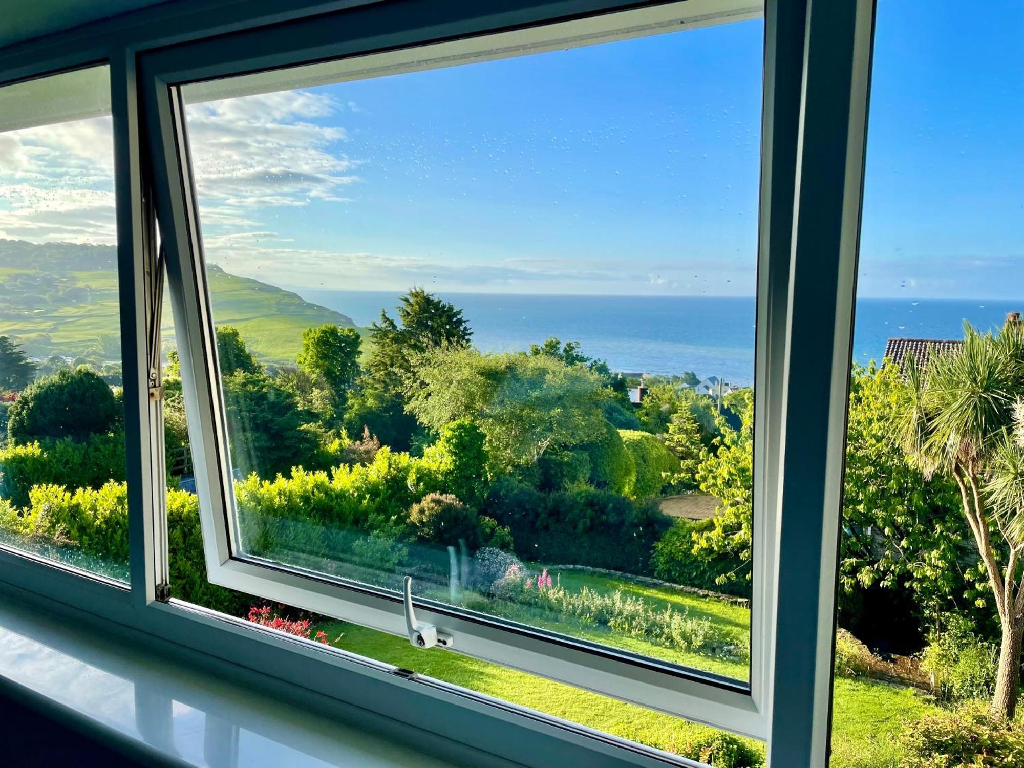 Stunning Charmouth Property With Bay Views! Zewnętrze zdjęcie